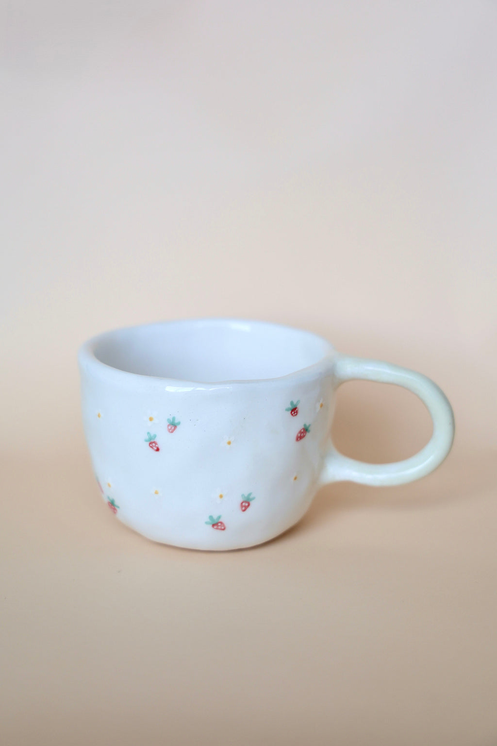 Strawberries & Daisies Mug