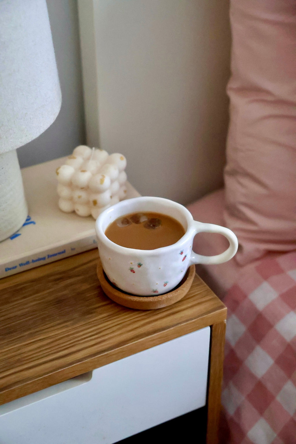Strawberries & Daisies Mug